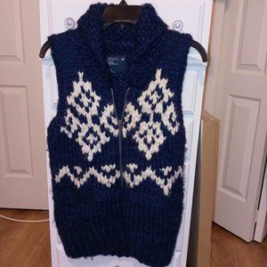 American Eagle Outfitters Chunky sweater vest size XS - (pre-loved)